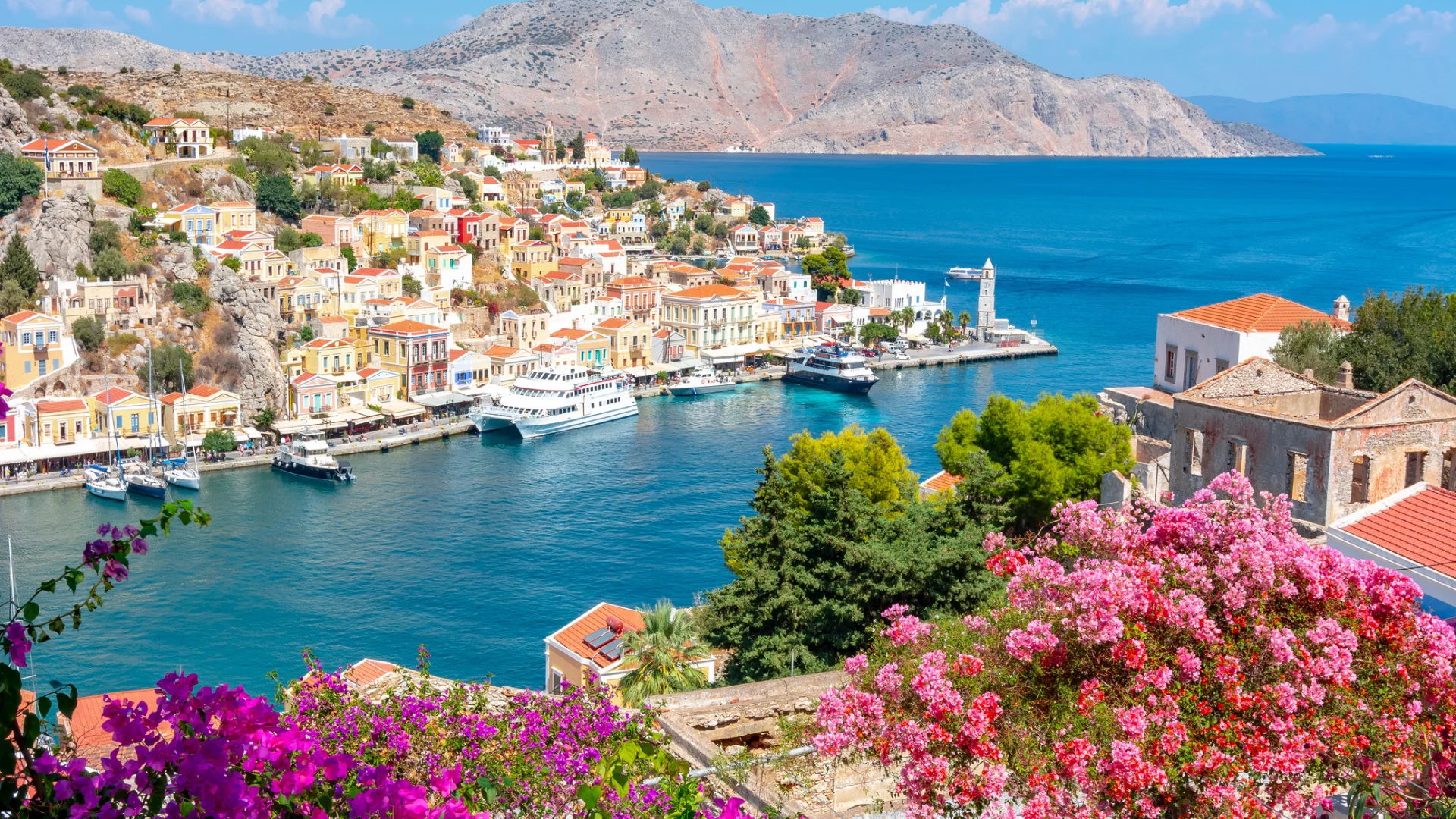 A picture of a town in Symi