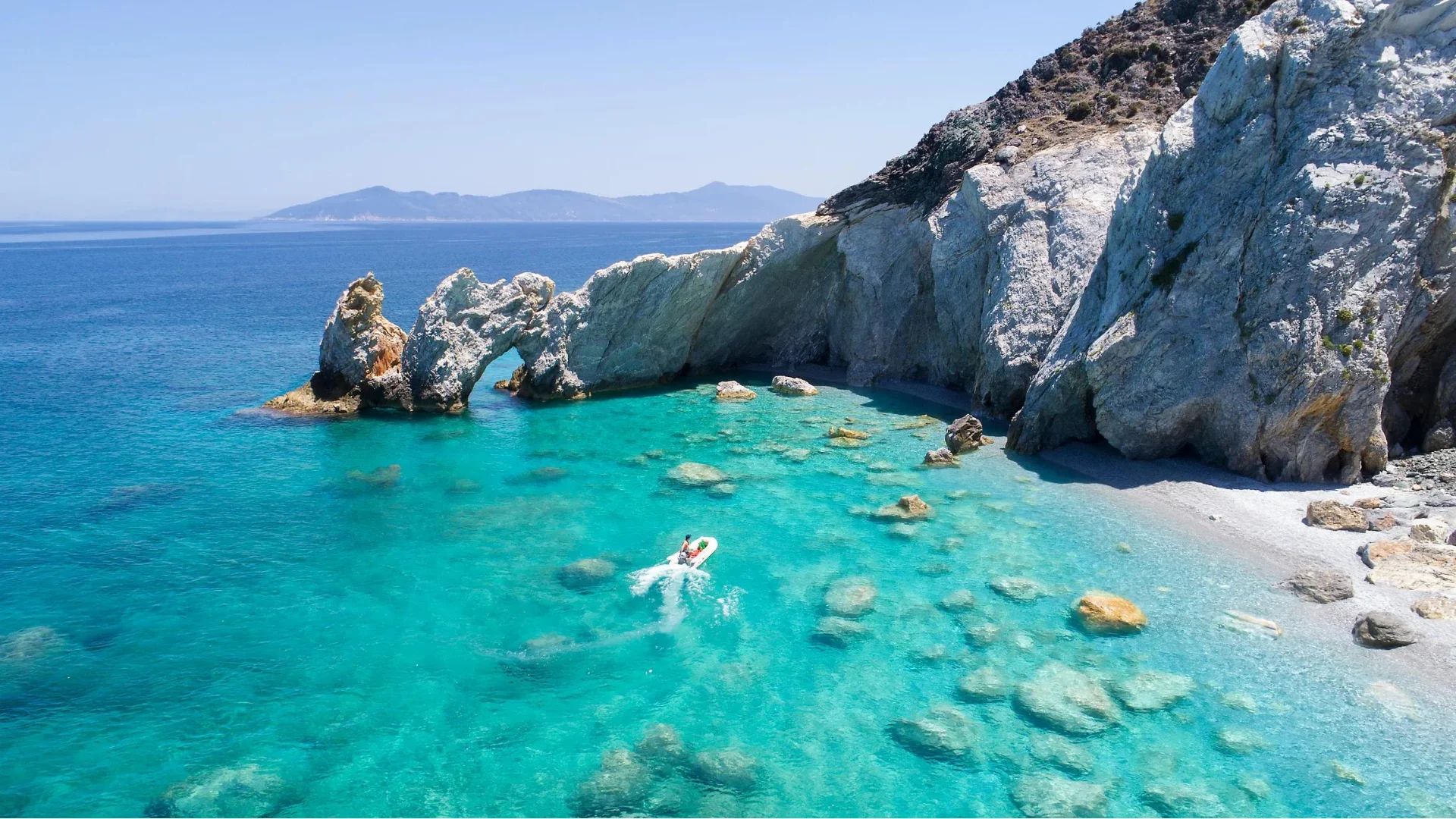 Cristal clear water in Skiathos