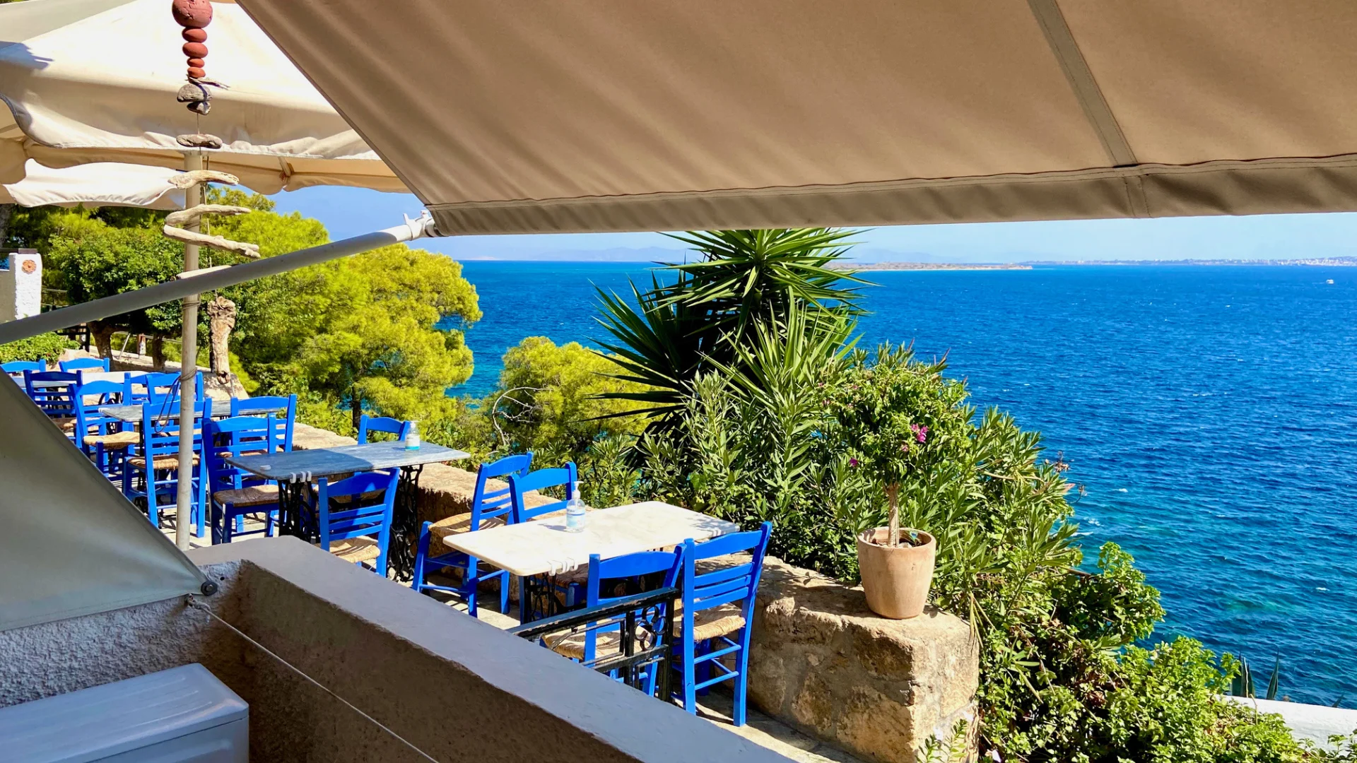 Restaurant beside the sea in Agistri