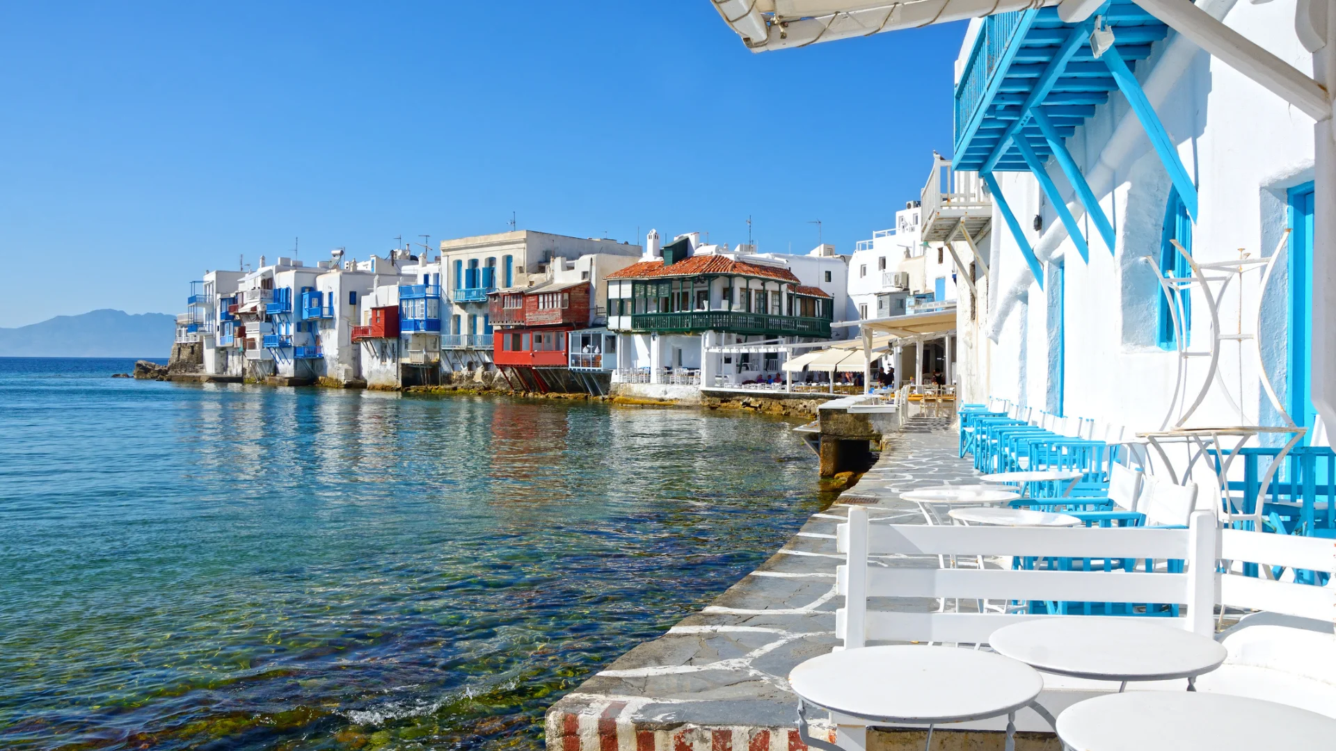 Wonderful restaurant beside the sea in Mykonos